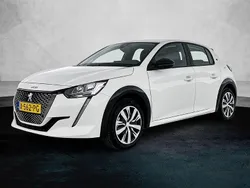 Wit Gebruikt 2023 Peugeot e-208 Active Hatchback | € 20.420 (Eerlijke prijs)