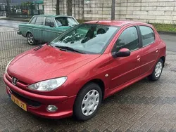 Rood Gebruikt 2007 Peugeot 206 Forever Hatchback | € 1.799 (Eerlijke prijs)
