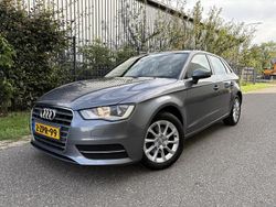 Grijs Gebruikt 2015 Audi A3 Attraction Hatchback | € 9.450 (Goede deal)