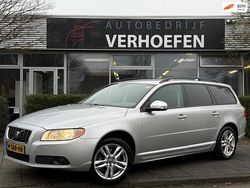 Grijs (metallic) Gebruikt 2009 Volvo V70 Kinetic Stationwagen | € 9.950 (Eerlijke prijs)