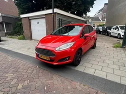Rood Gebruikt 2013 Ford Fiesta Titanium Hatchback | € 4.499 (Eerlijke prijs)