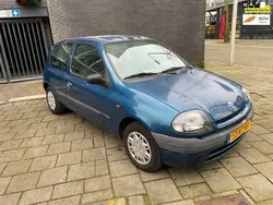 Blauw Gebruikt 1998 Renault Clio II Hatchback | € 1.250 (Eerlijke prijs)