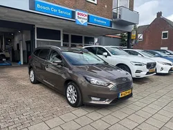 Grijs Gebruikt 2017 Ford Focus Titanium Sedan | € 10.950 (Goede deal)