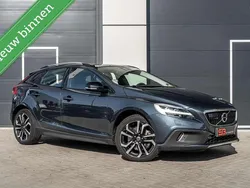 Blauw Gebruikt 2018 Volvo V40 CC Stationwagen | € 13.950 (Eerlijke prijs)