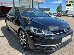 Zwart Gebruikt 2017 VW Golf VII Highline Hatchback | € 14.940 (Eerlijke prijs)