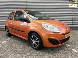 Oranje Gebruikt 2008 Renault Twingo Authentique Hatchback | € 1.250 (Eerlijke prijs)