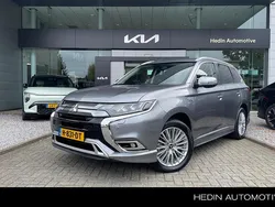Grijs, metallic lak Gebruikt 2020 Mitsubishi Outlander P-HEV Intense SUV | € 21.750 (Eerlijke prijs)