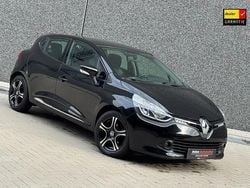 Zwart Gebruikt 2016 Renault Clio IV Expression Hatchback | € 8.499 (Super prijs)