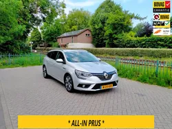 Grijs, metallic lak Gebruikt 2017 Renault Mégane GrandTour Bose Edition Stationwagen | € 15.250 (Duur)