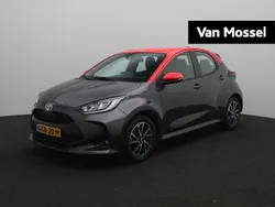 Grijs Gebruikt 2021 Toyota Yaris Hybrid Hatchback | € 20.900 (Eerlijke prijs)