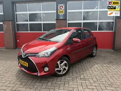 Rood Gebruikt 2015 Toyota Yaris Hatchback | € 13.950 (Eerlijke prijs)