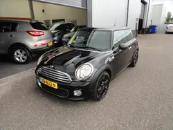 Zwart, metallic lak Gebruikt 2013 Mini ONE Pepper Hatchback | € 7.950 (Iets duurder)