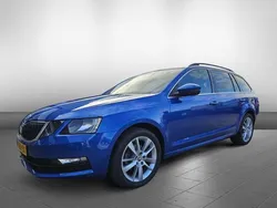 Blauw, metallic lak Gebruikt 2020 Skoda Octavia Stationwagen | € 19.750 (Eerlijke prijs)