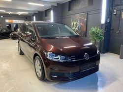 Rood Gebruikt 2019 VW Touran Comfortline MPV | € 20.500 (Goede deal)