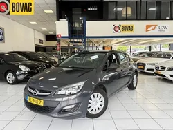 Grijs, metallic lak Gebruikt 2015 Opel Astra Edition Hatchback | € 8.450 (Goede deal)