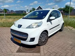 Wit Gebruikt 2009 Peugeot 107 Hatchback | € 2.900 (Eerlijke prijs)