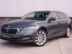 Grijs Gebruikt 2022 Skoda Octavia Business Line Stationwagen | € 22.900 (Goede deal)