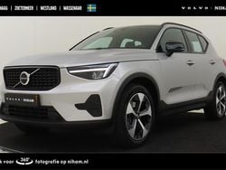 Grijs Gebruikt 2025 Volvo XC40 Plus SUV | € 43.890 (Eerlijke prijs)