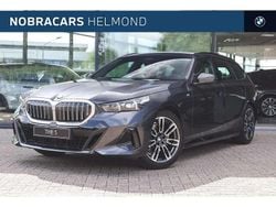 Sophistograu Nieuw 2024 BMW 520 M Sport Stationwagen | € 79.647 (Super prijs)