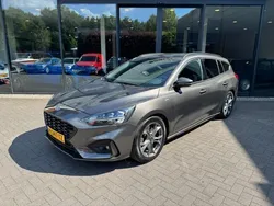 Grijs Gebruikt 2020 Ford Focus ST-Line Stationwagen | € 17.450 (Eerlijke prijs)