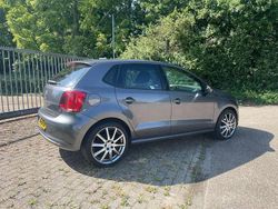 Grijs Gebruikt 2010 VW Polo Comfortline Hatchback | € 4.950 (Eerlijke prijs)