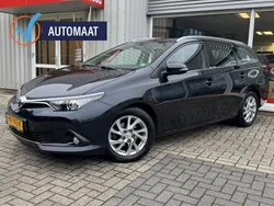 Grijs Gebruikt 2017 Toyota Auris Touring Sports Stationwagen | € 15.750 (Eerlijke prijs)