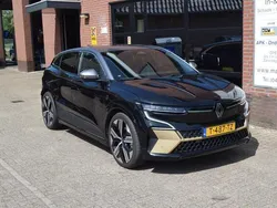 Zwart Gebruikt 2023 Renault Mégane Iconic Hatchback | € 28.500 (Eerlijke prijs)