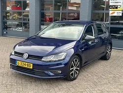 Blauw Gebruikt 2019 VW Golf VII Highline Hatchback | € 14.450 (Eerlijke prijs)