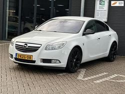 Wit Gebruikt 2011 Opel Insignia Cosmo Sedan | € 4.999 (Goede deal)