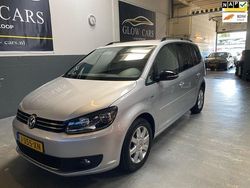 Grijs, metallic lak Gebruikt 2013 VW Touran Highline MPV | € 9.450 (Goede deal)