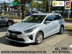 Zilver, metallic lak Gebruikt 2018 Kia Ceed Start Hatchback | € 6.149 (Eerlijke prijs)