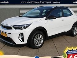 Clear white/black s Gebruikt 2023 Kia Stonic SUV | € 19.950 (Goede deal)