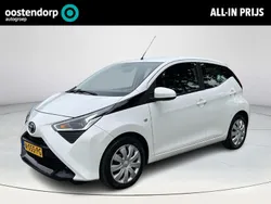 Wit Gebruikt 2022 Toyota Aygo X-play Hatchback | € 12.395 (Goede deal)