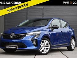 Blauw Gebruikt 2024 Renault Clio V Evolution Hatchback | € 17.449 (Eerlijke prijs)