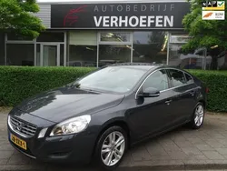 Zwart, metallic lak Gebruikt 2012 Volvo S60 Summum Sedan | € 10.441 (Iets duurder)