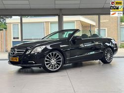 Zwart Gebruikt 2010 Mercedes E200 Elegance Cabriolet | € 8.950 (Goede deal)
