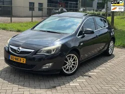 Zwart Gebruikt 2010 Opel Astra Cosmo Hatchback | € 2.950 (Eerlijke prijs)