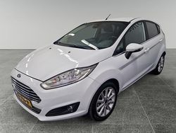 Wit Gebruikt 2015 Ford Fiesta Titanium Hatchback | € 6.950 (Eerlijke prijs)