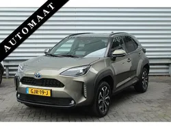 Grijs, metallic lak Gebruikt 2023 Toyota Yaris Cross SUV | € 25.950 (Goede deal)