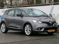 Grijs Gebruikt 2017 Renault Scénic IV Zen MPV | € 17.900 (Duur)
