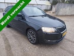 Zwart Gebruikt 2016 Skoda Rapid Hatchback | € 4.999