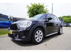 Zwart, metallic lak Gebruikt 2021 Mini One Countryman Business SUV | € 21.945 (Eerlijke prijs)