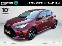 Rood Gebruikt 2021 Toyota Yaris Hybrid Hatchback | € 22.940 (Iets duurder)