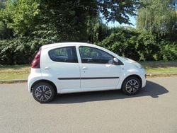 Wit Gebruikt 2013 Peugeot 107 Active Hatchback | € 2.295 (Goede deal)