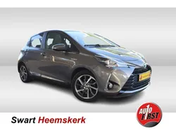 Grijs Gebruikt 2017 Toyota Yaris Premium Hatchback | € 15.850 (Eerlijke prijs)