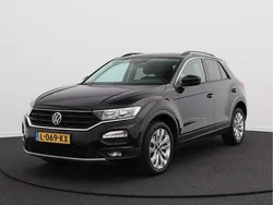 Zwart Gebruikt 2021 VW T-Roc Style SUV | € 20.950 (Eerlijke prijs)