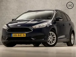 Blauw, metallic lak Gebruikt 2015 Ford Focus Sport Stationwagen | € 7.945 (Eerlijke prijs)