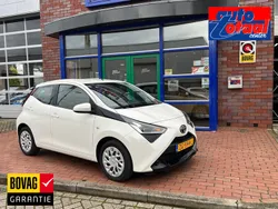 Wit Gebruikt 2019 Toyota Aygo X-play Hatchback | € 10.945 (Eerlijke prijs)
