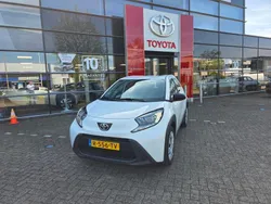 Wit Gebruikt 2022 Toyota Aygo Play Hatchback | € 15.950 (Goede deal)