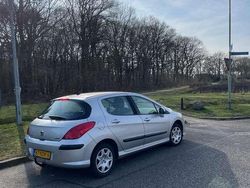 Grijs, metallic lak Gebruikt 2010 Peugeot 308 Hatchback | € 1.950 (Eerlijke prijs)